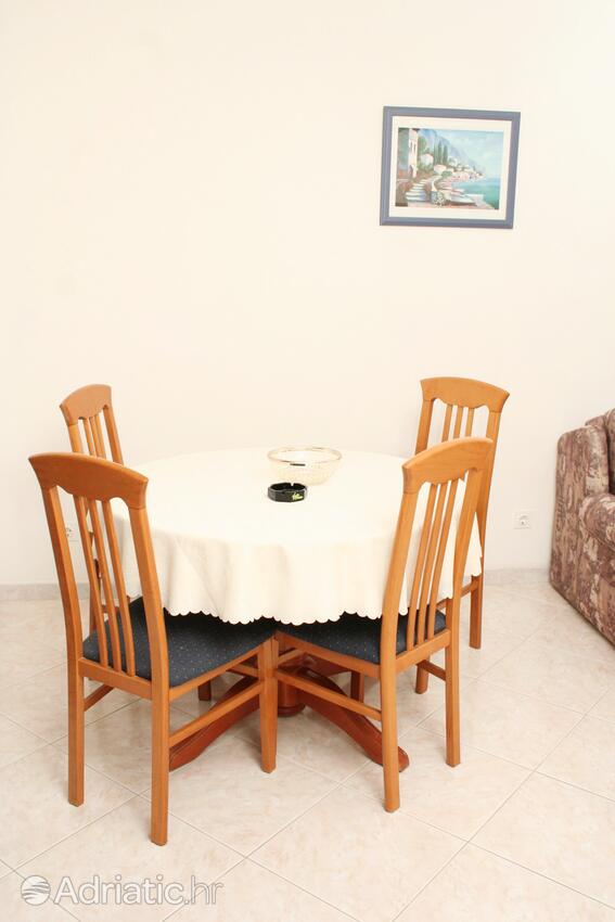A-3088-a - Kwatery prywatne - Apartamenty i pokoje nad morzem Primosten