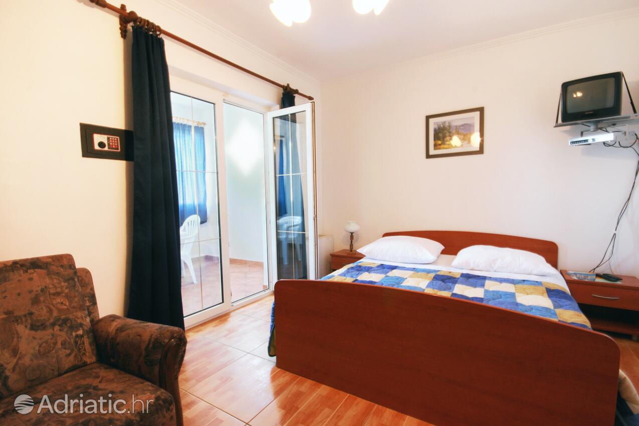 A-3088-b - Kwatery prywatne - Apartamenty i pokoje nad morzem Primosten