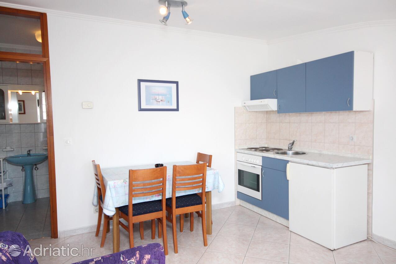 A-3088-d - Kwatery prywatne - Apartamenty i pokoje nad morzem Primosten