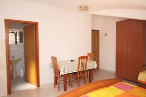 Apartamenty typu studio Primosten (AS-3088-a)