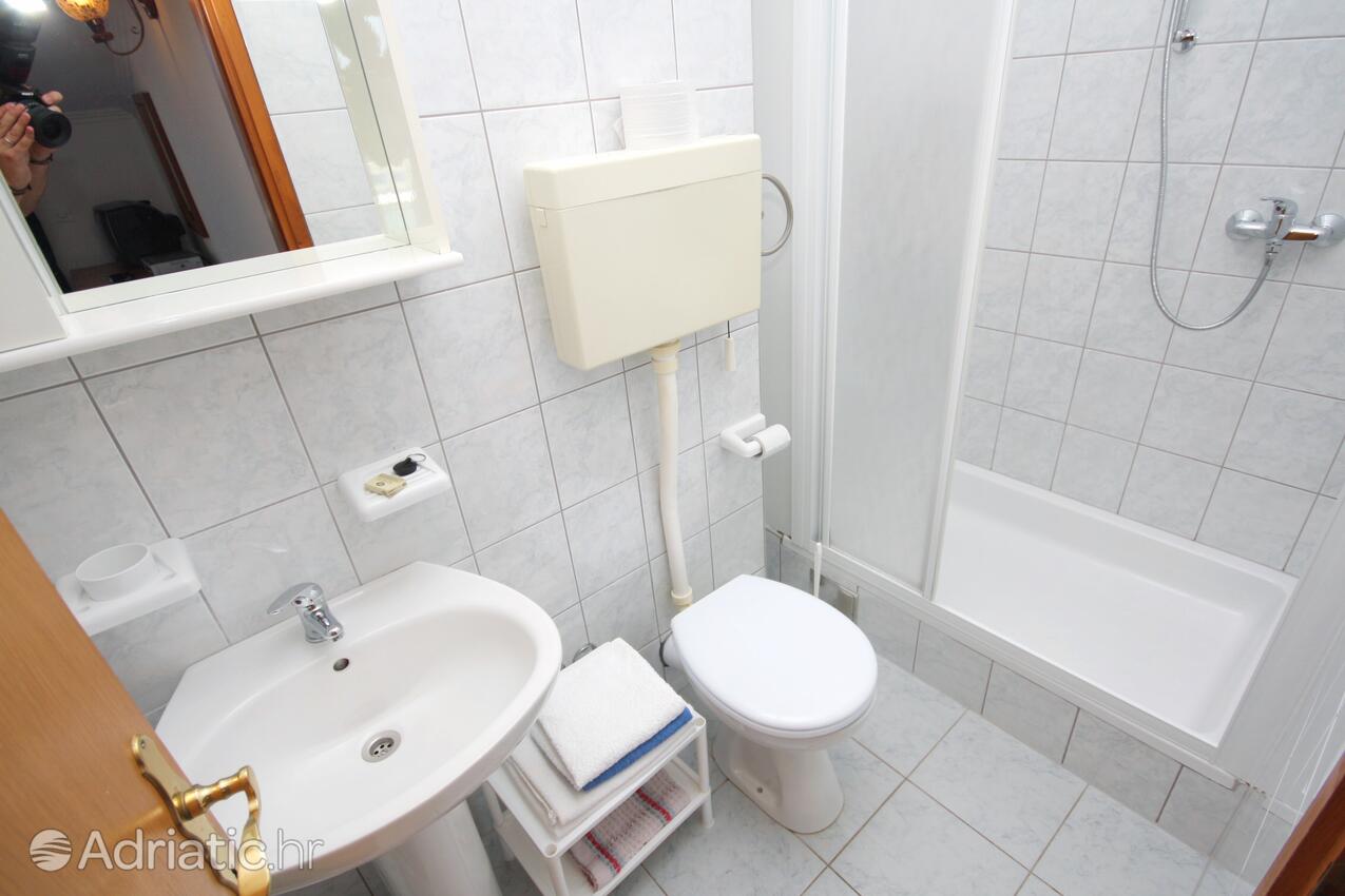 S-3088-a - Kwatery prywatne - Apartamenty i pokoje nad morzem Primosten