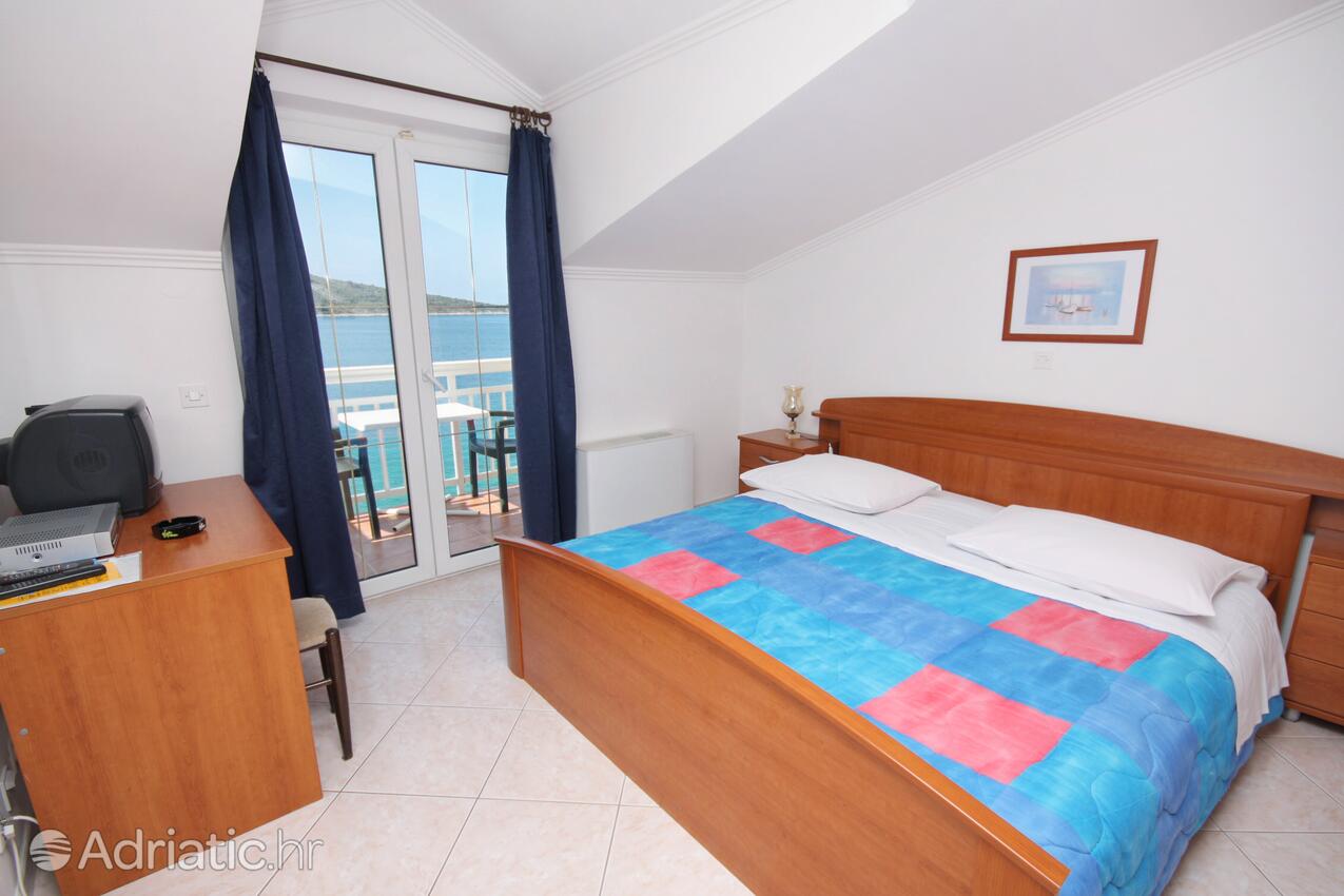 S-3088-a - Kwatery prywatne - Apartamenty i pokoje nad morzem Primosten