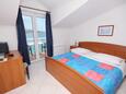 S-3088-a - Kwatery prywatne - Apartamenty i pokoje nad morzem Primosten
