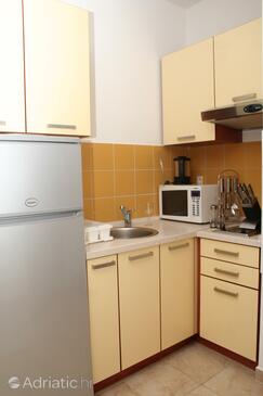 Apartments by the sea Bilo, Primošten - 3090