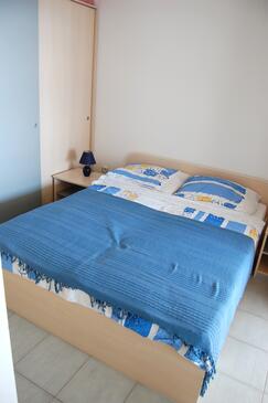 Apartments by the sea Bilo, Primošten - 3090