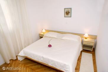 Apartments by the sea Vinjerac, Zadar - 3093