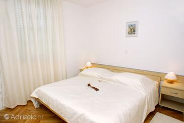 Apartments by the sea Vinjerac, Zadar - 3093