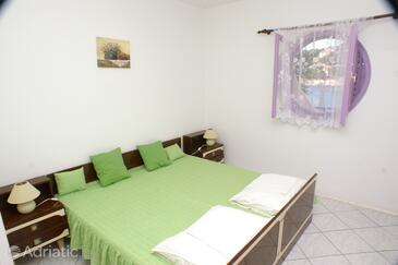 Apartmani uz more s bazenom Bilo, Primošten - 3096