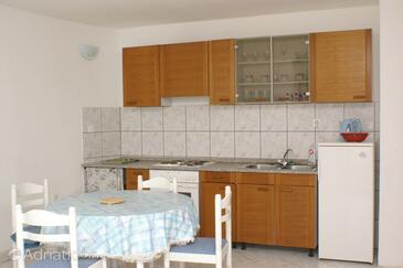 Apartmani uz more s bazenom Bilo, Primošten - 3096