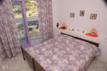 Apartmani uz more s bazenom Bilo, Primošten - 3096