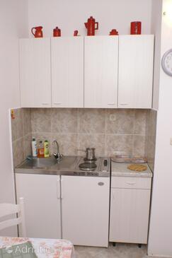 Apartmani uz more s bazenom Bilo, Primošten - 3096