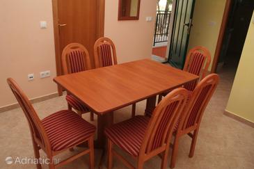 Apartmani uz more Rogoznica - 3098