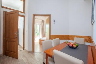Apartments by the sea Igrane, Makarska - 310