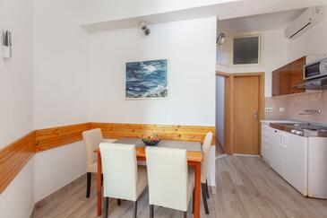 Apartmani uz more Igrane, Makarska - 310