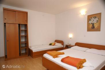 Apartments by the sea Trpanj, Pelješac - 3162