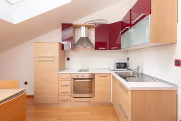 Apartments by the sea Tučepi, Makarska - 3193