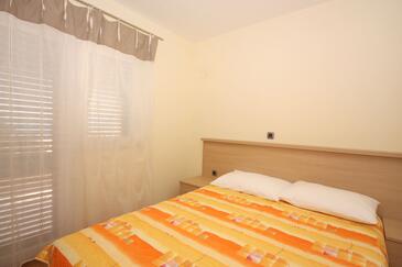 Apartments by the sea Tučepi, Makarska - 3193