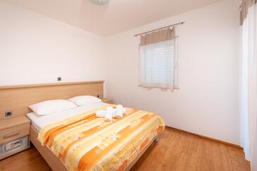 Apartments by the sea Tučepi, Makarska - 3193