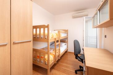 Apartments by the sea Tučepi, Makarska - 3193