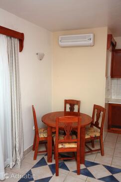 Apartmani uz more Rogoznica - 3197