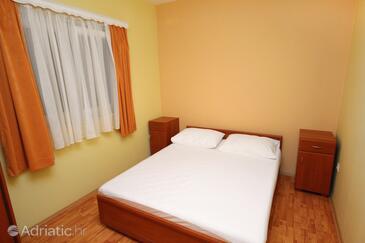 Apartments by the sea Rogoznica - 3198