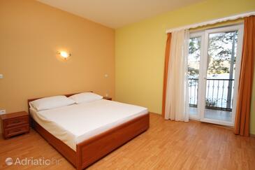 Apartments by the sea Rogoznica - 3198