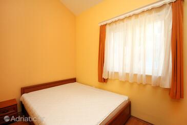 Apartments by the sea Rogoznica - 3199