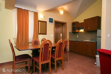 Apartmani uz more Rogoznica - 3199
