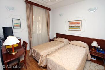 Rooms by the sea Trogir - 3201