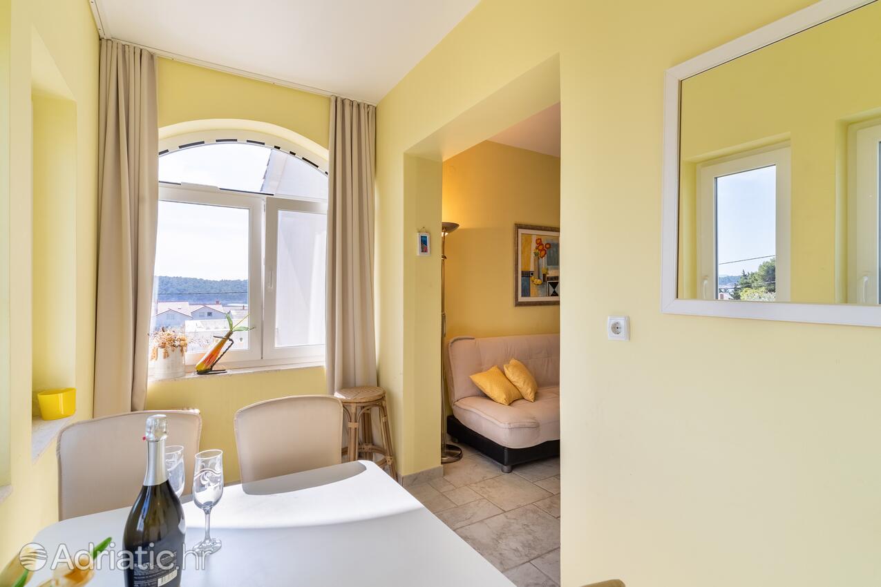 A-3203-a - Zasebna namestitev - Apartmaji ob morju Barbat, Rab