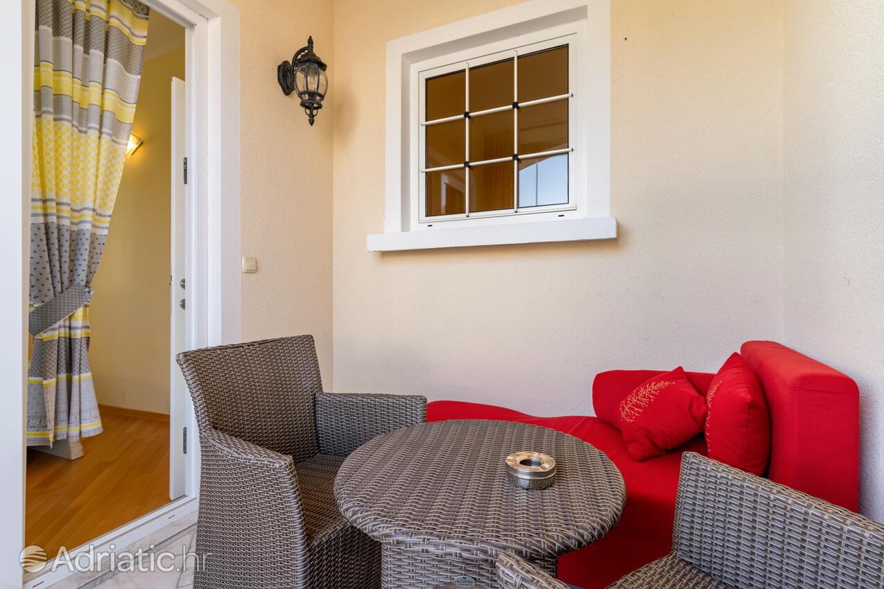 A-3203-a - Zasebna namestitev - Apartmaji ob morju Barbat, Rab