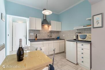 Lejligheder ved havet Barbat, Rab - 3203