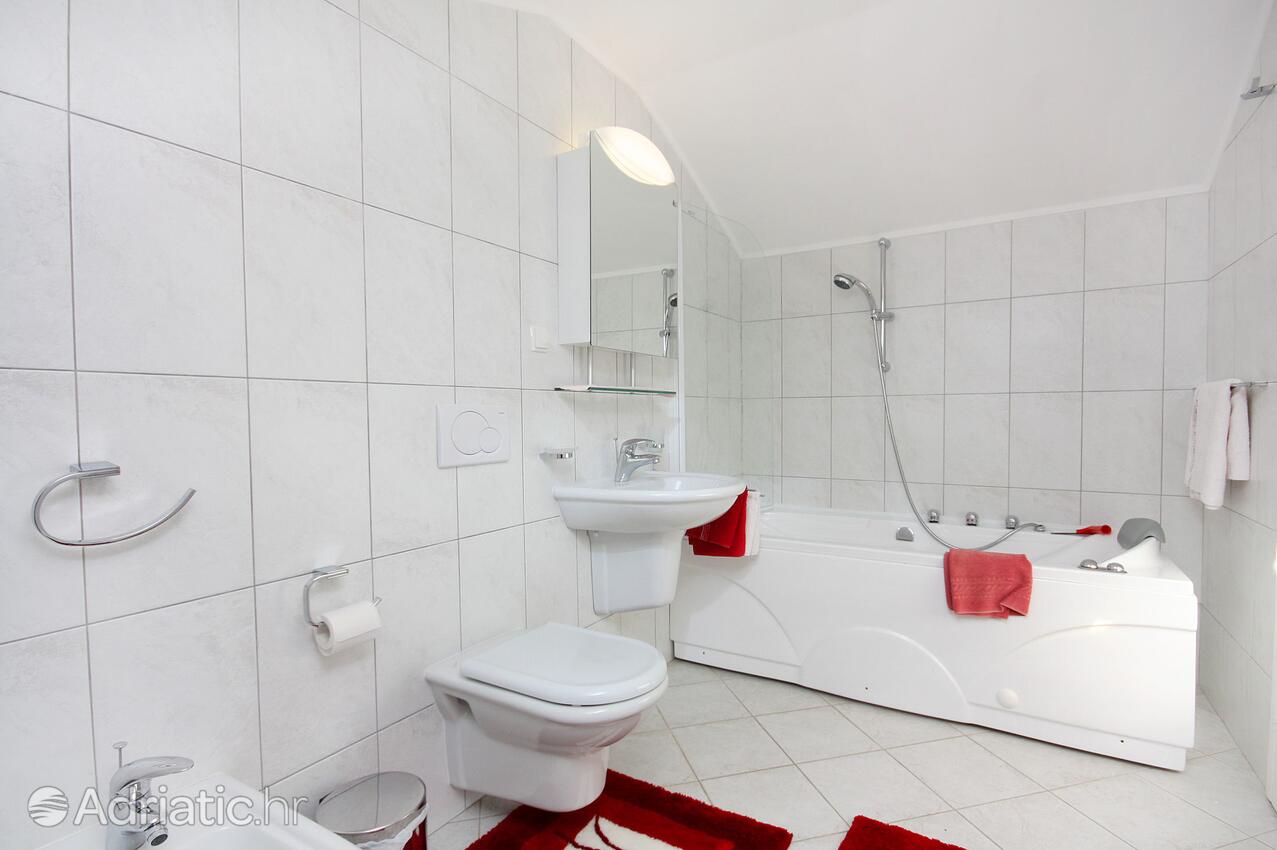 AS-3203-b - Zasebna namestitev - Apartmaji ob morju Barbat, Rab