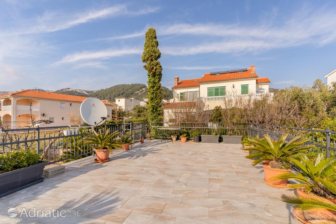 Dvorišče - Apartmaji ob morju Barbat, Rab