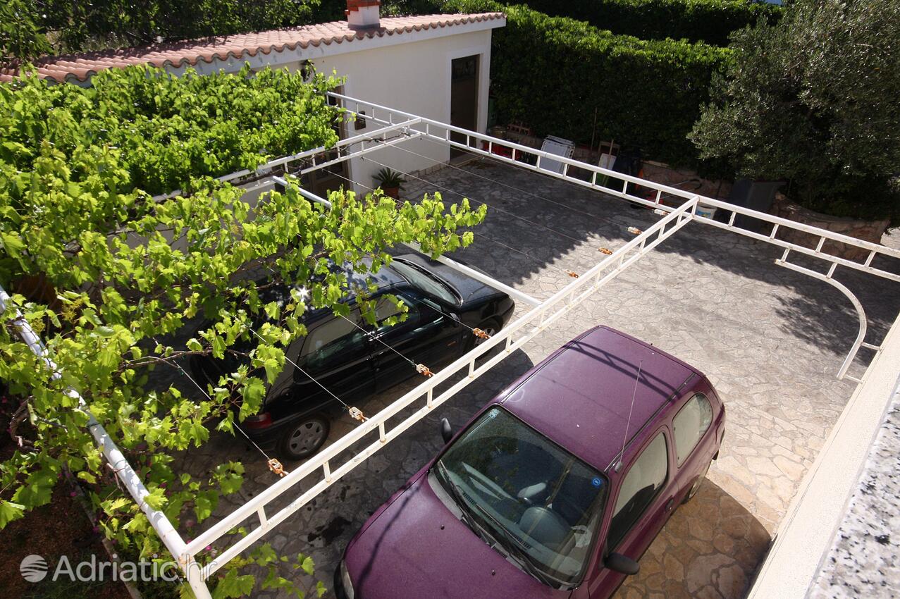 Parkirišče - Apartmaji ob morju Barbat, Rab