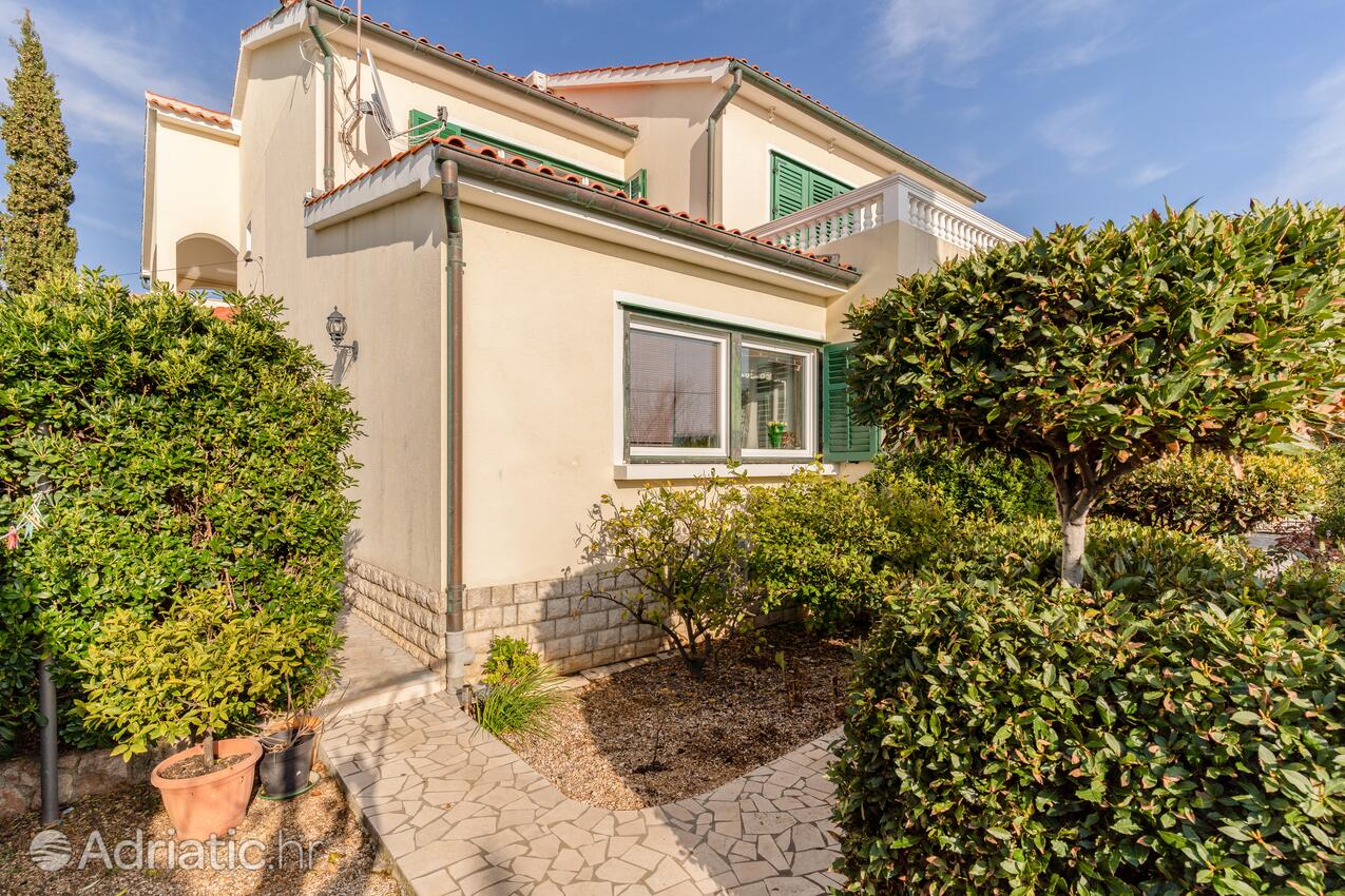 Objekt - Apartmaji ob morju Barbat, Rab