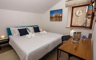 Rooms by the sea Rab - 3208