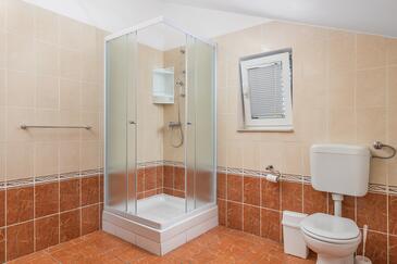 Apartmány s terasou Tisno, Severní Dalmácie