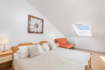 Apartmány s terasou Tisno, Severní Dalmácie