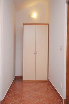 Apartmány s terasou Tisno, Severní Dalmácie