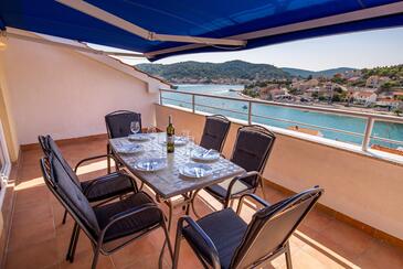 Apartmány s terasou Tisno, Severní Dalmácie