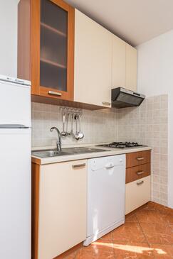 Apartmány s terasou Tisno, Severní Dalmácie
