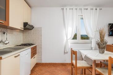 Apartmány s terasou Tisno, Severní Dalmácie