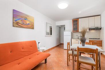 Apartmány s terasou Tisno, Severní Dalmácie