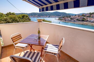 Apartmány s terasou Tisno, Severní Dalmácie