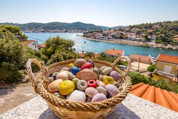Apartmány s terasou Tisno, Severní Dalmácie