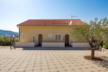 Apartmány s terasou Tisno, Severní Dalmácie