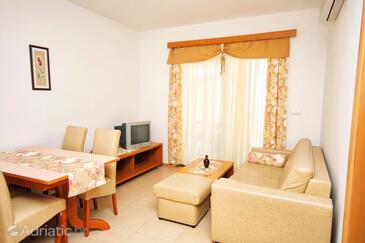 Appartamenti con piscina per famiglie Palit, Arbe - Rab - 3210