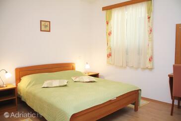 Rodinné apartmány s bazénem Palit, Rab - 3211