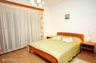 Family-friendly apartments with swimming pool Palit, Rab - 3211